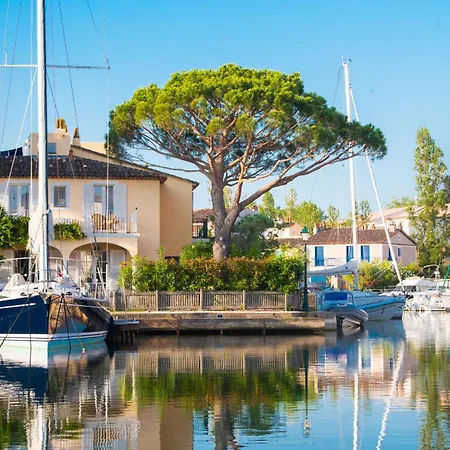 Fisherman House With Wifi Ac And A 14m-mooring Holiday home Grimaud